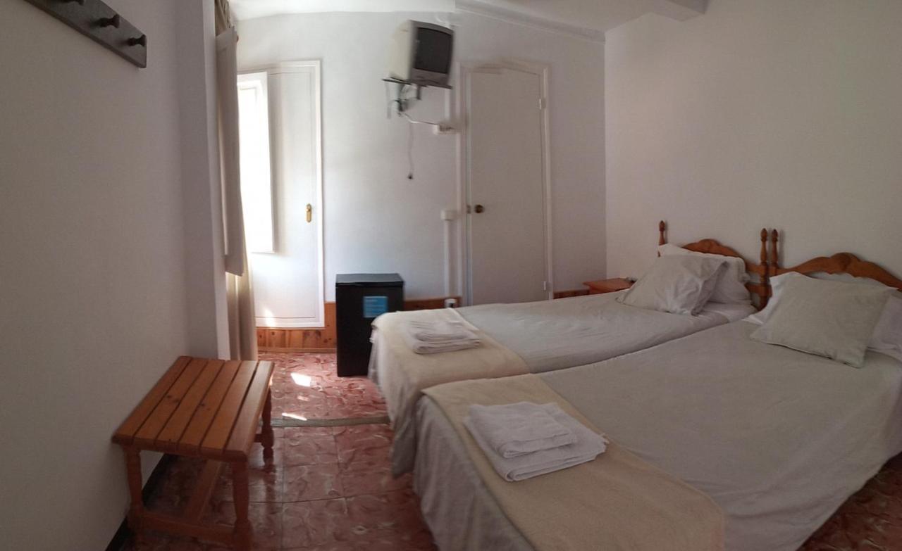 Hostal Fonda Cerdanya 라 포블라 데 리예트 외부 사진